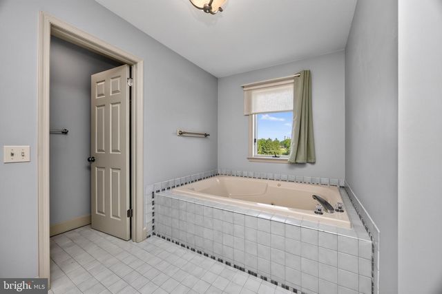 140 LLOYD RD, West Grove, PA 19390