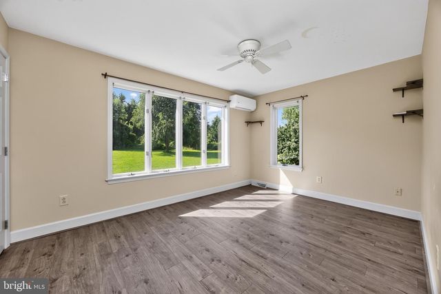140 LLOYD RD, West Grove, PA 19390