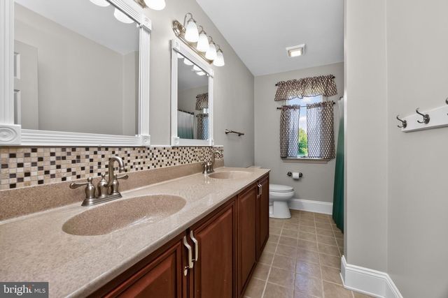 140 LLOYD RD, West Grove, PA 19390