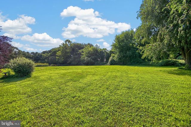 140 LLOYD RD, West Grove, PA 19390