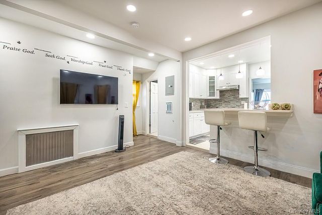 555 S 5th Avenue, Mount Vernon, NY 10550