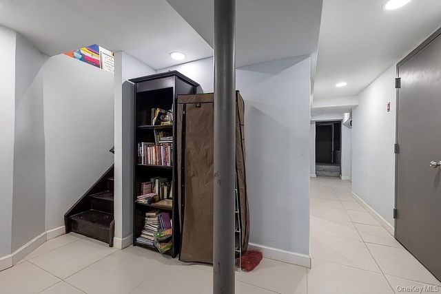 555 S 5th Avenue, Mount Vernon, NY 10550