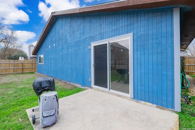 113 Friendswood Path, Universal City, TX 78148