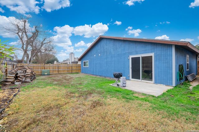 113 Friendswood Path, Universal City, TX 78148