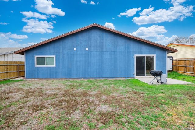 113 Friendswood Path, Universal City, TX 78148