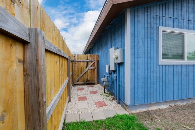 113 Friendswood Path, Universal City, TX 78148