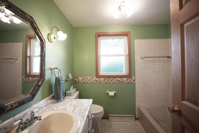 1238 STINE WAY, De Pere, WI 54115