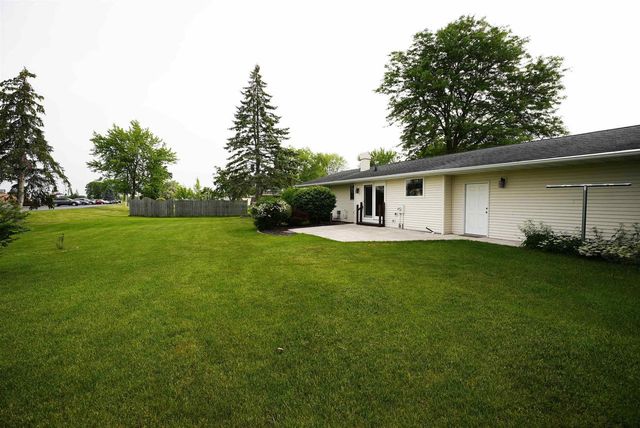 1238 STINE WAY, De Pere, WI 54115