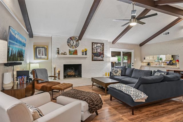 6204 Circleview Drive, Haltom City, TX 76180