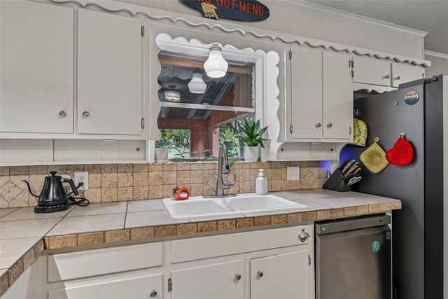 6204 Circleview Drive, Haltom City, TX 76180