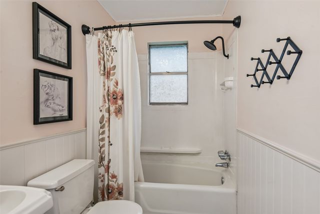 6204 Circleview Drive, Haltom City, TX 76180