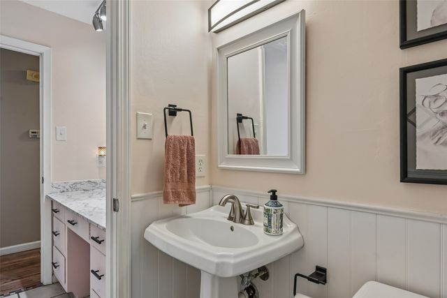 6204 Circleview Drive, Haltom City, TX 76180