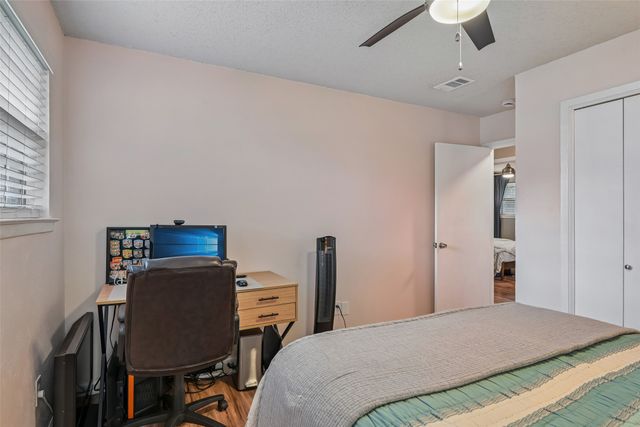 6204 Circleview Drive, Haltom City, TX 76180