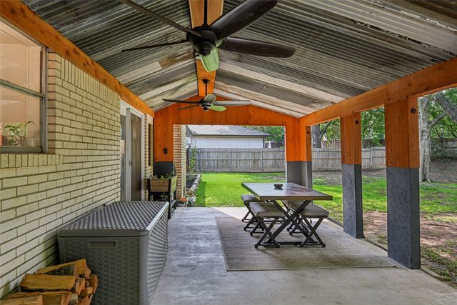 6204 Circleview Drive, Haltom City, TX 76180