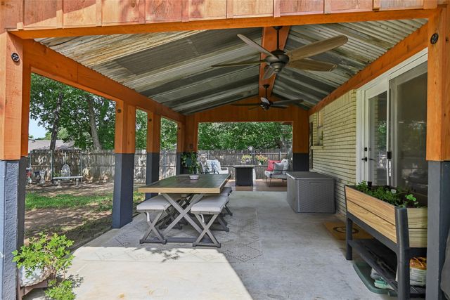 6204 Circleview Drive, Haltom City, TX 76180