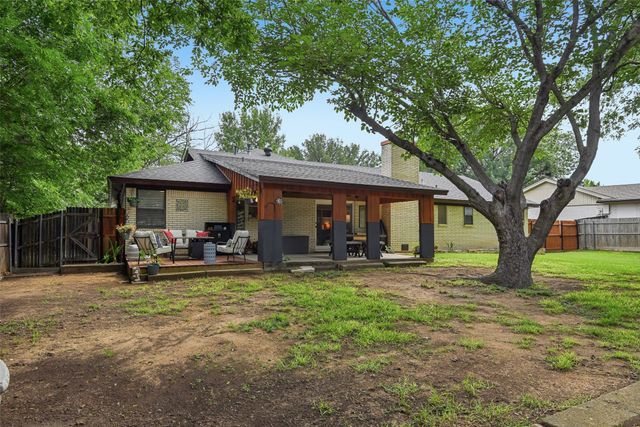 6204 Circleview Drive, Haltom City, TX 76180