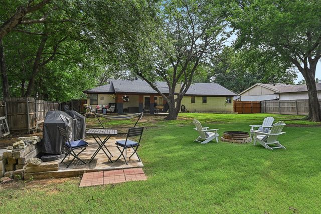 6204 Circleview Drive, Haltom City, TX 76180