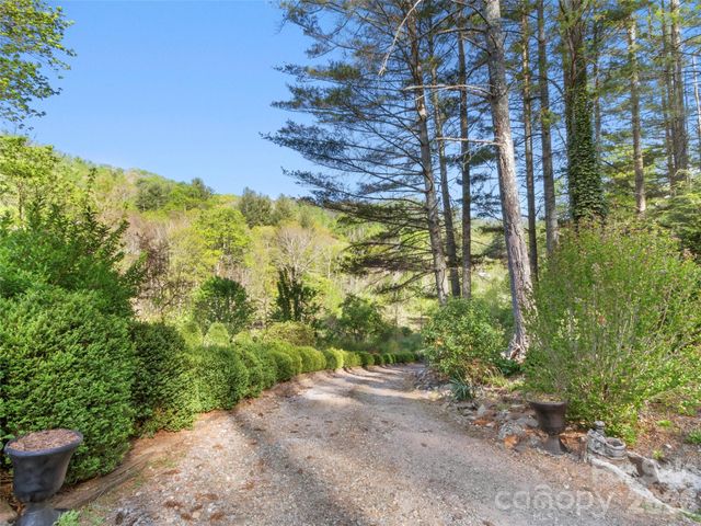 1270 Old Mine Fork Road, Burnsville, NC 28714