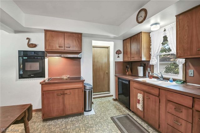 6213 Nelwood Road, Parma Heights, OH 44130