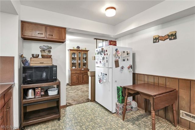 6213 Nelwood Road, Parma Heights, OH 44130