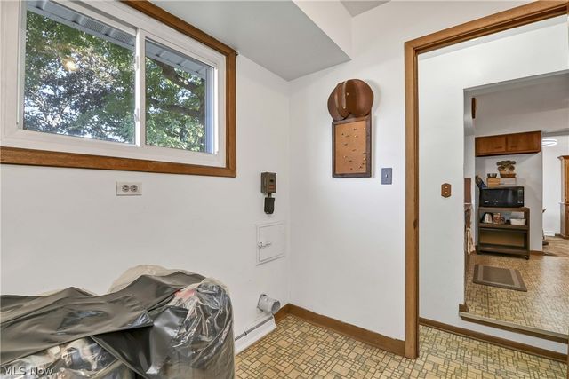 6213 Nelwood Road, Parma Heights, OH 44130
