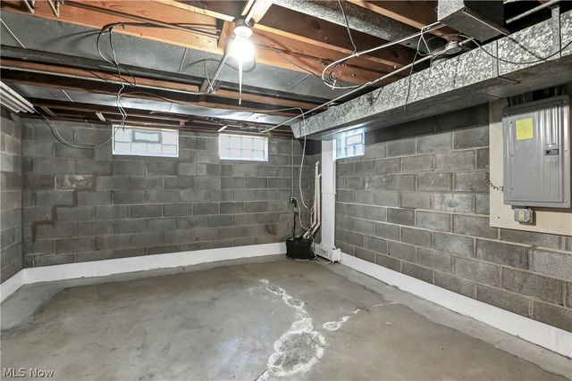 6213 Nelwood Road, Parma Heights, OH 44130