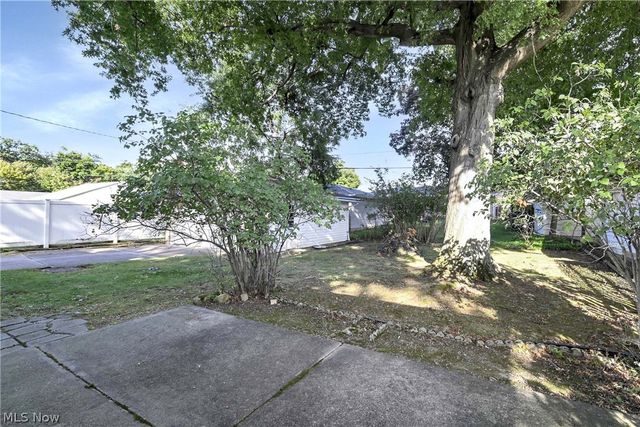 6213 Nelwood Road, Parma Heights, OH 44130