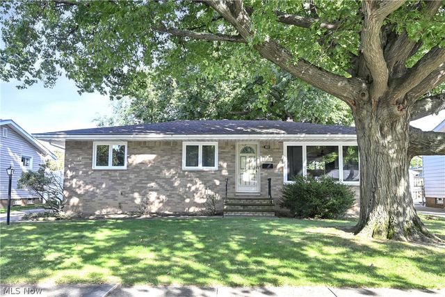 6213 Nelwood Road, Parma Heights, OH 44130