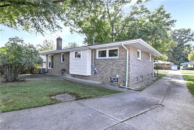 6213 Nelwood Road, Parma Heights, OH 44130