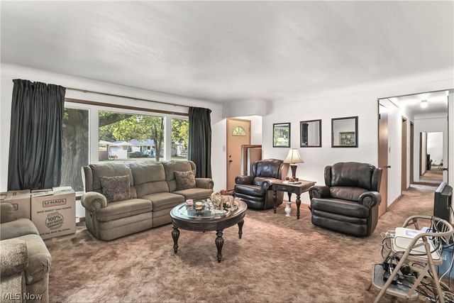 6213 Nelwood Road, Parma Heights, OH 44130