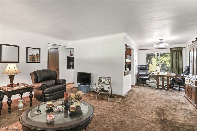 6213 Nelwood Road, Parma Heights, OH 44130