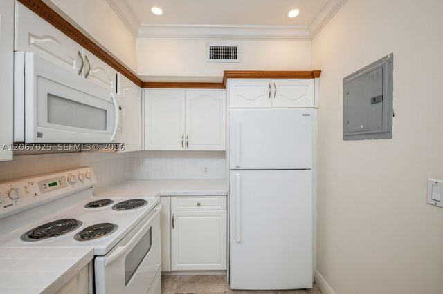 237 Madeira Ave 1, Coral Gables, FL 33134