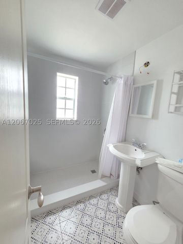 237 Madeira Ave 1, Coral Gables, FL 33134