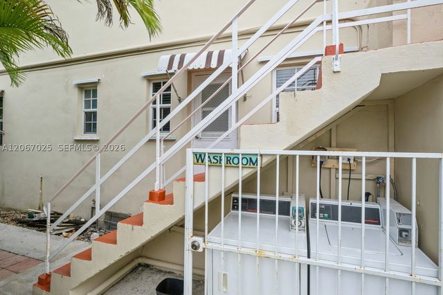 237 Madeira Ave 1, Coral Gables, FL 33134
