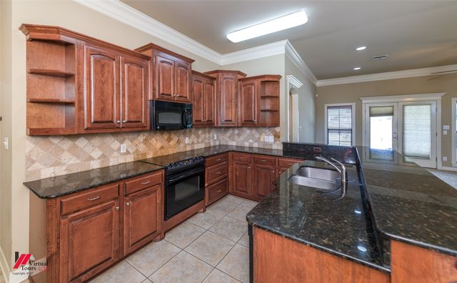 419 Half Moon Lane, Bossier City, LA 71111
