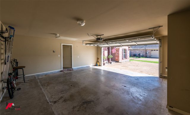 419 Half Moon Lane, Bossier City, LA 71111