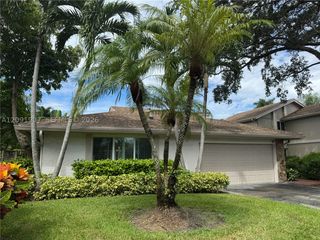76 Ivy Rd 76, Hollywood, FL 33021