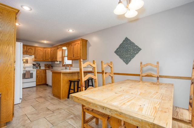 3882 W Edgewood Street, Springfield, MO 65807