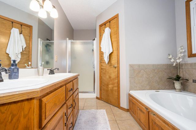 3882 W Edgewood Street, Springfield, MO 65807