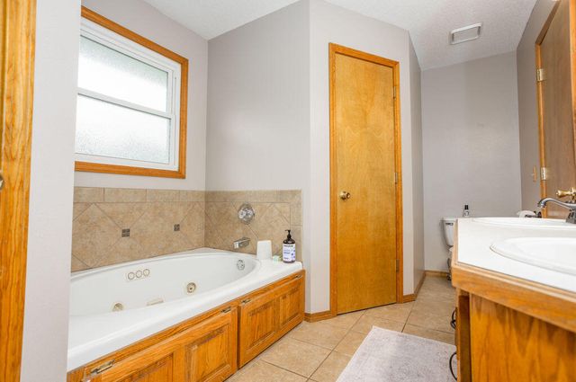 3882 W Edgewood Street, Springfield, MO 65807