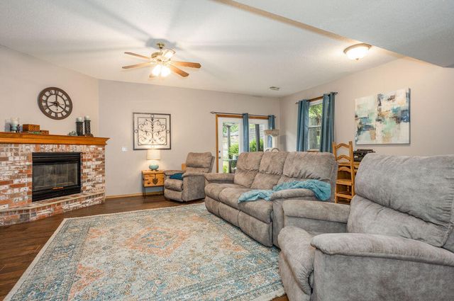 3882 W Edgewood Street, Springfield, MO 65807