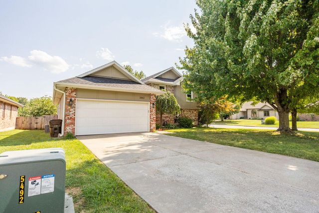 3882 W Edgewood Street, Springfield, MO 65807