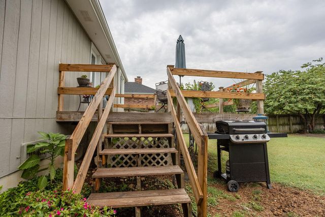 3882 W Edgewood Street, Springfield, MO 65807