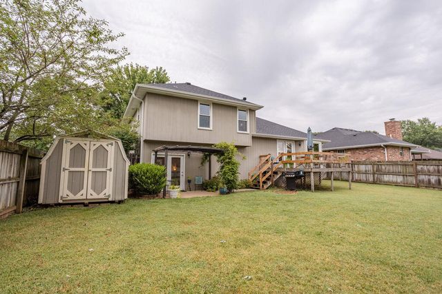 3882 W Edgewood Street, Springfield, MO 65807