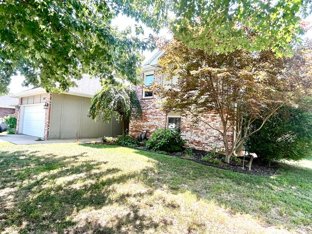 3882 W Edgewood Street, Springfield, MO 65807