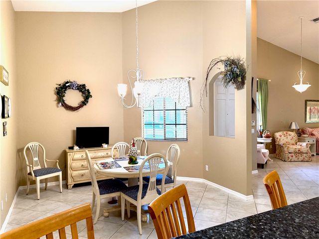 6510 Oxford Circle 101, Vero Beach, FL 32966