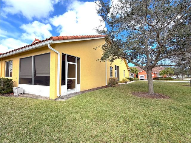 6510 Oxford Circle 101, Vero Beach, FL 32966