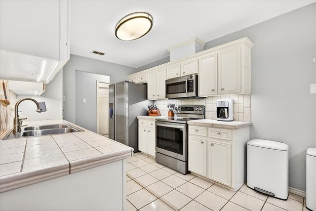 4226 Valley Cir, Corpus Christi, TX 78413