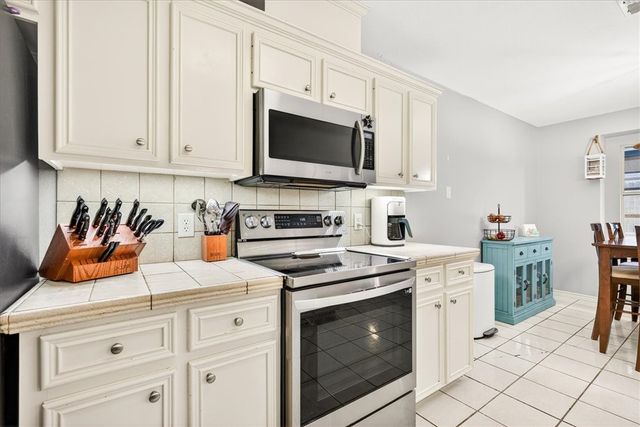 4226 Valley Cir, Corpus Christi, TX 78413