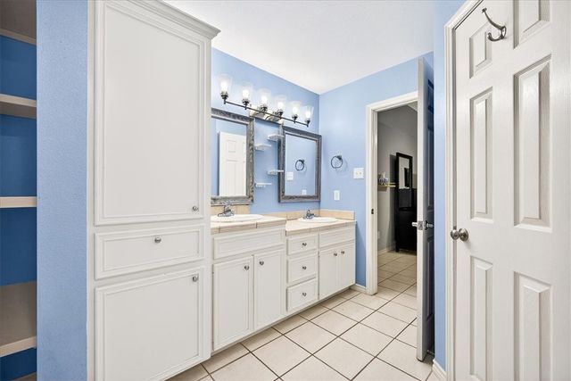 4226 Valley Cir, Corpus Christi, TX 78413